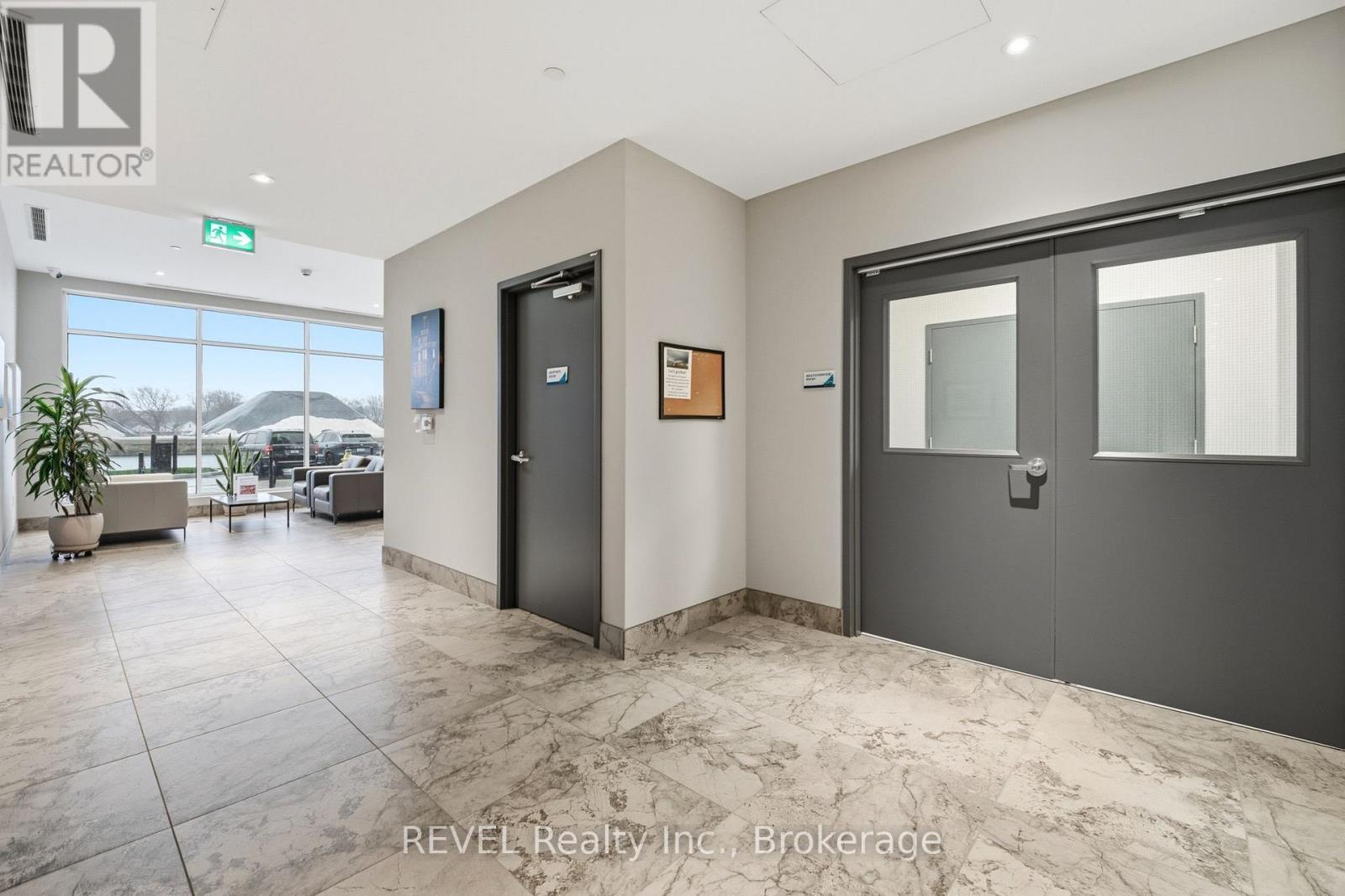 203 - 118 West Street, Port Colborne (Sugarloaf), ON - Indoor Photo Showing Other Room