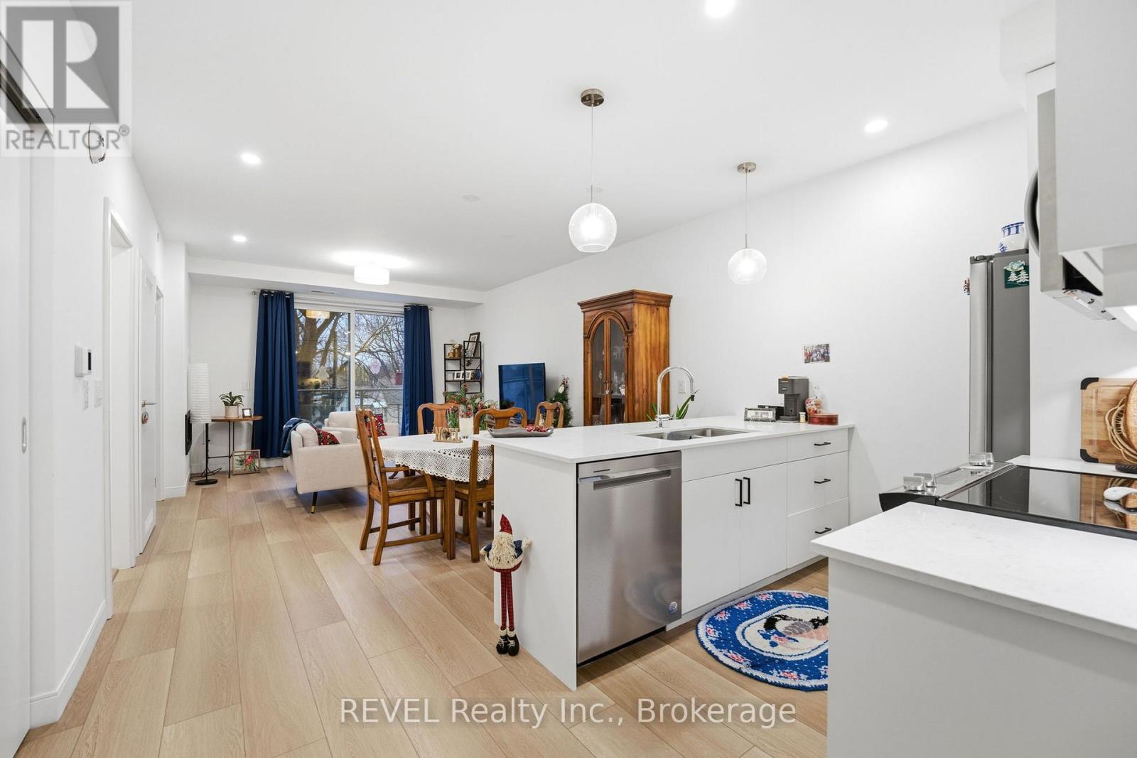 203 - 118 West Street, Port Colborne (Sugarloaf), ON - Indoor