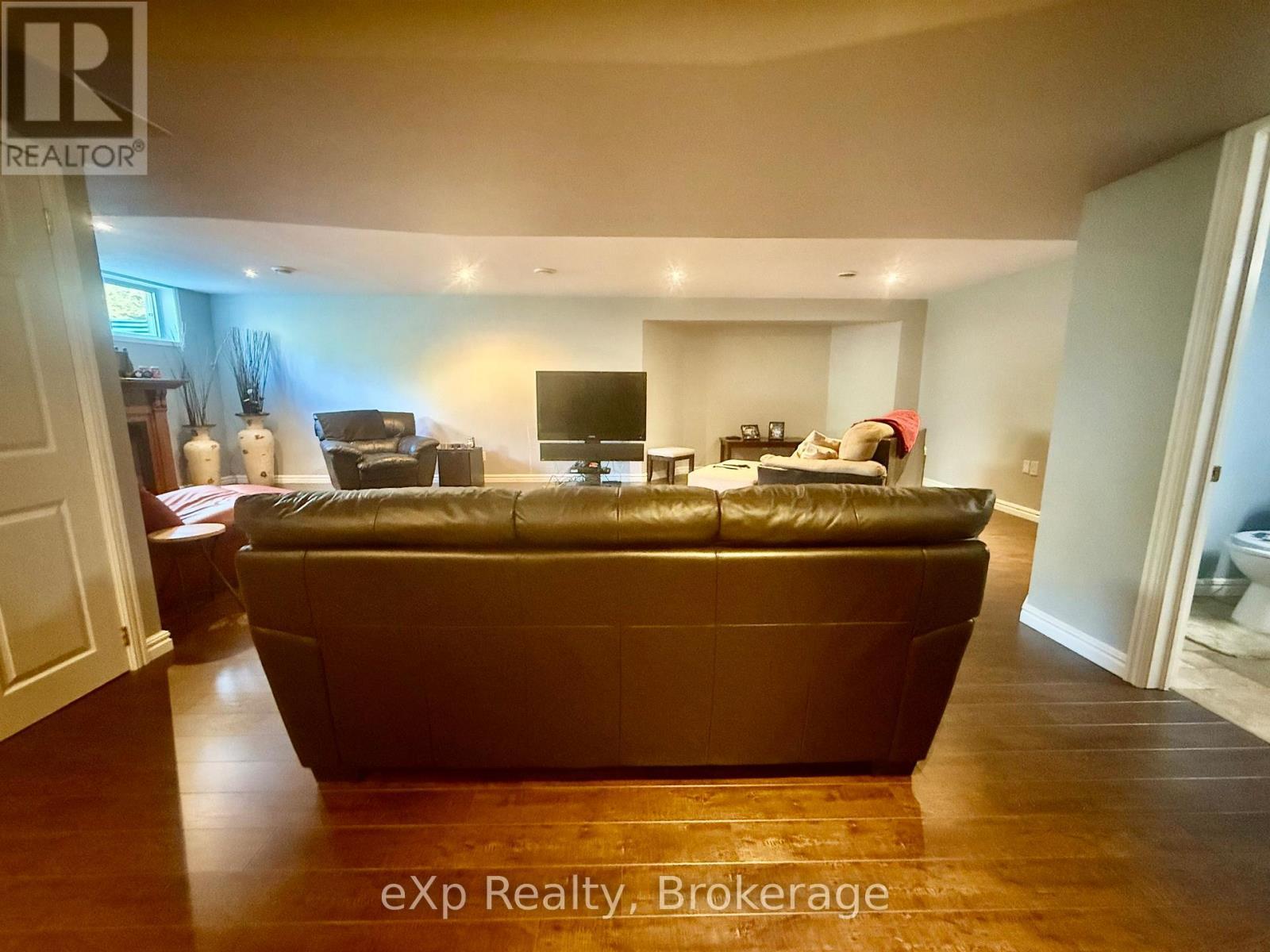 323237 Durham Road E, West Grey, ON - Indoor