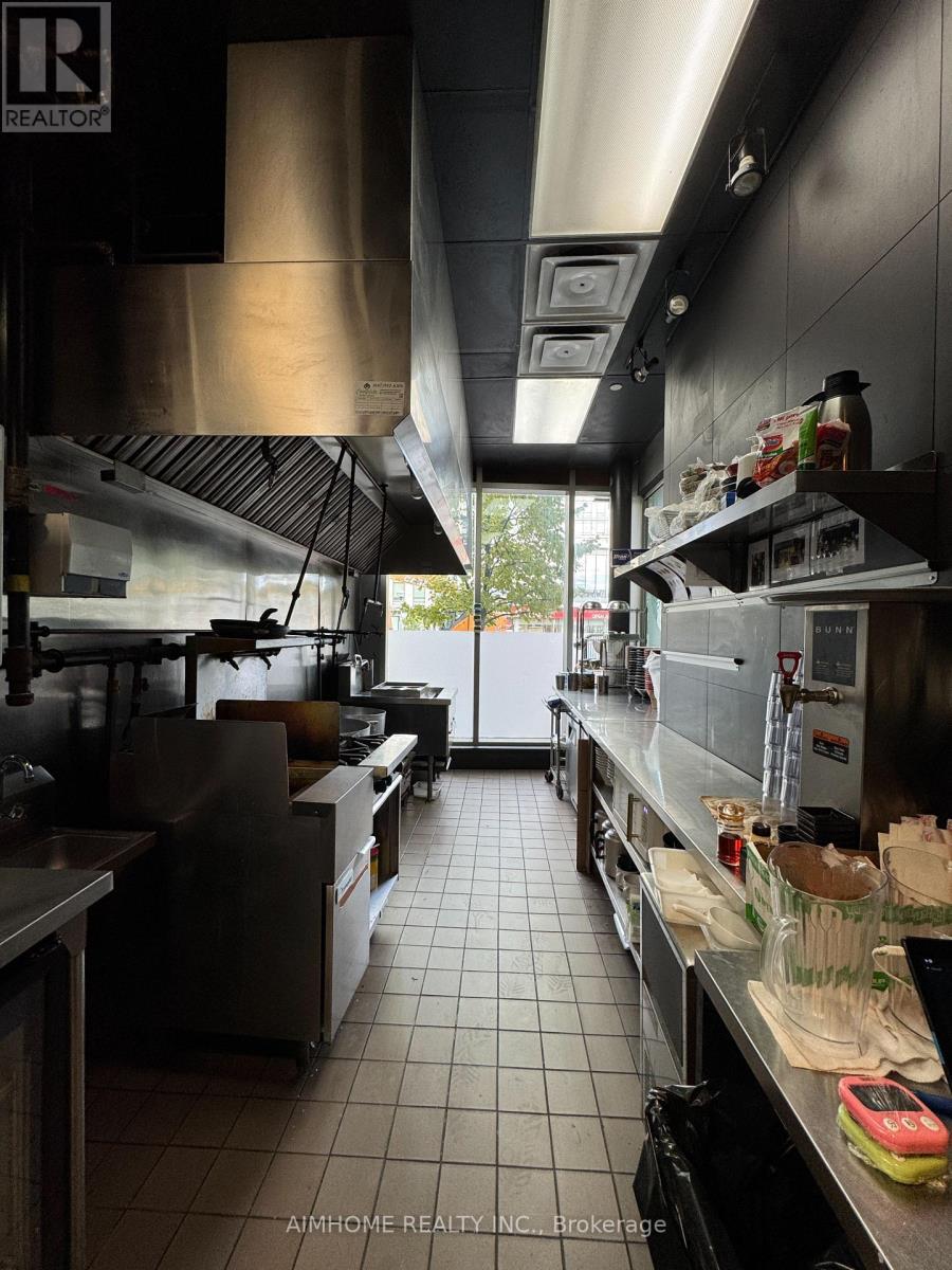 115 Fort York Boulevard, Toronto, ON