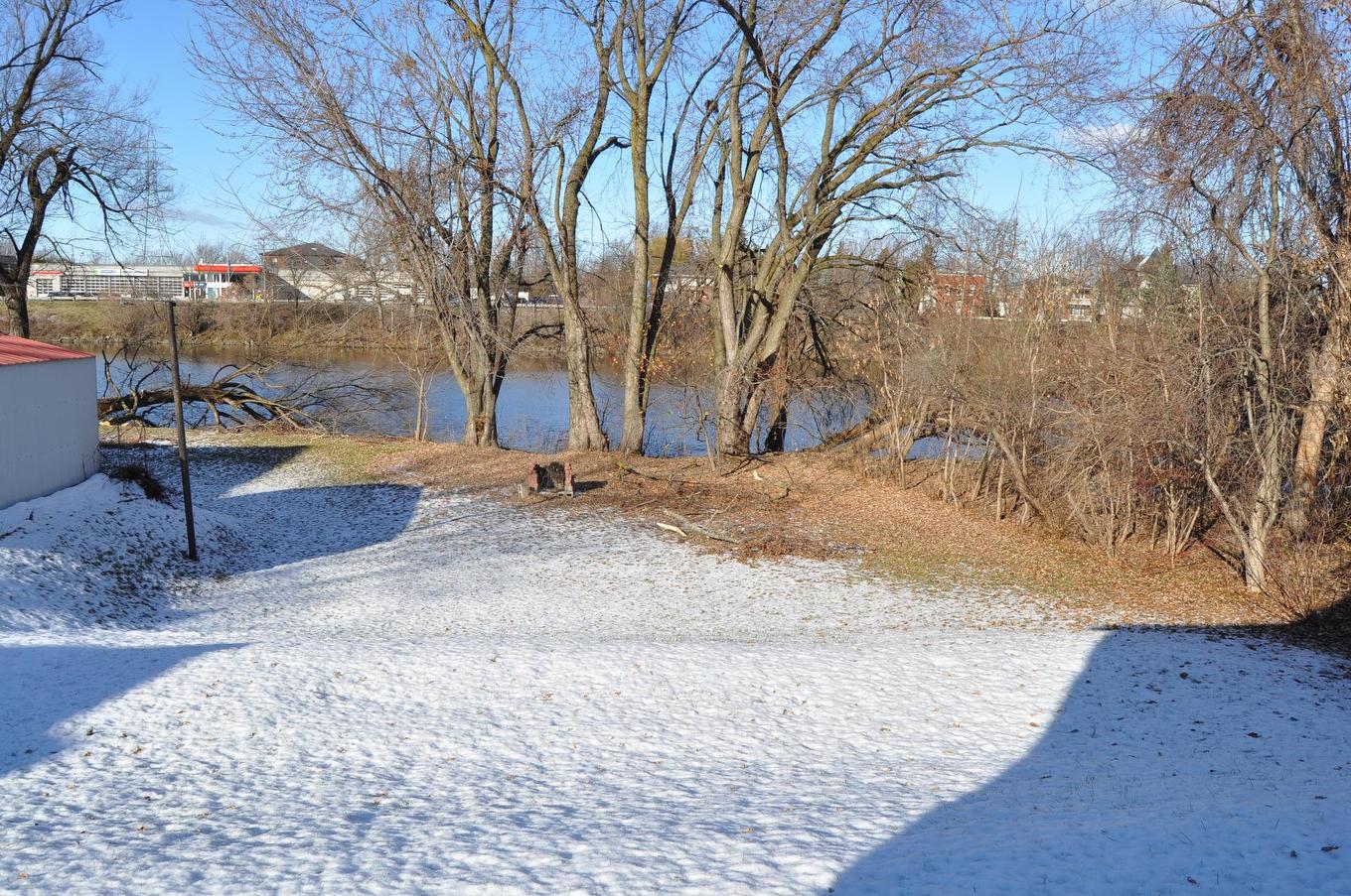 Cour - 3620 Rue St-Pierre O., Saint-Hyacinthe, QC - Outdoor