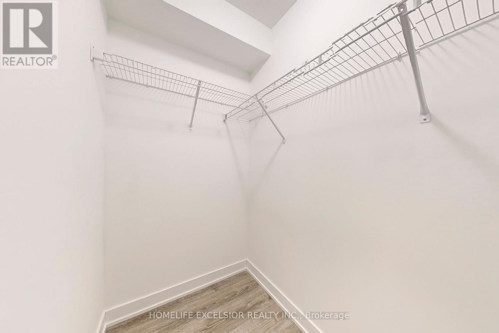 5456 Main Street, Whitchurch-Stouffville, ON - Indoor With Storage