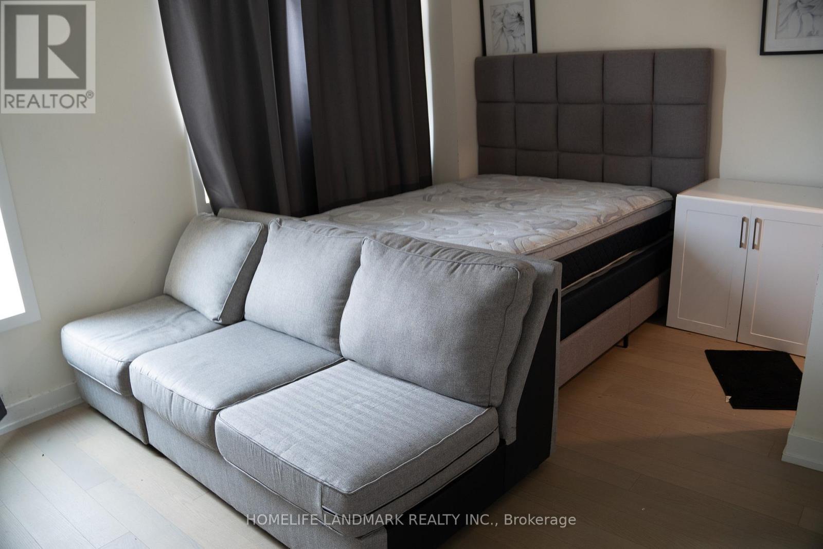 110 William Duncan Road, Toronto, ON - Indoor Photo Showing Bedroom