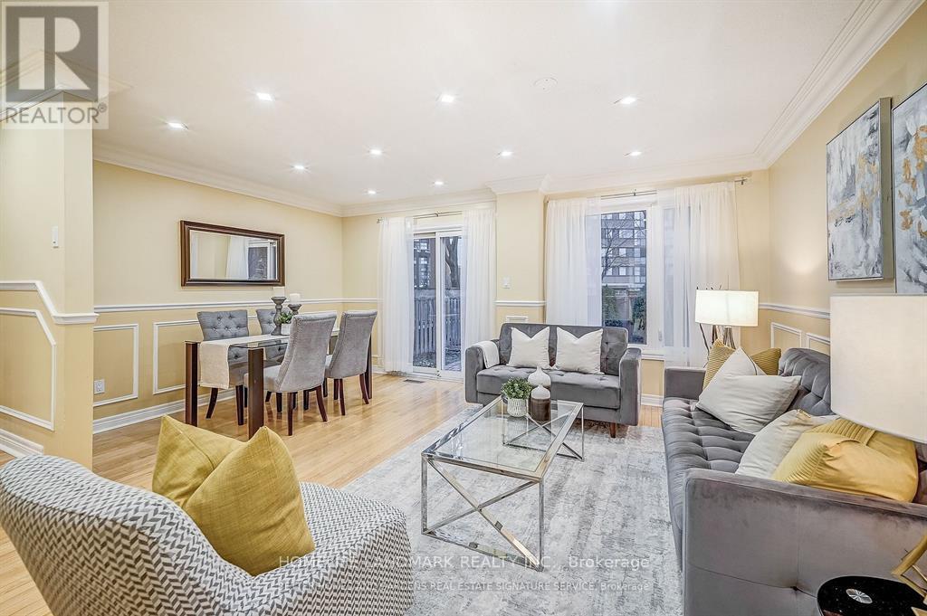 63 Chalfield Lane, Mississauga, ON - Indoor Photo Showing Living Room