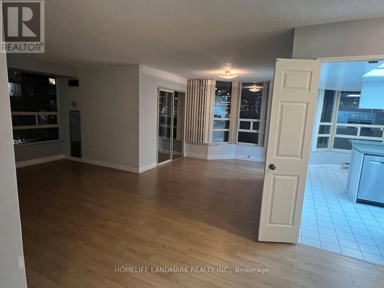 515 - 250 Webb Drive, Mississauga, ON - Indoor