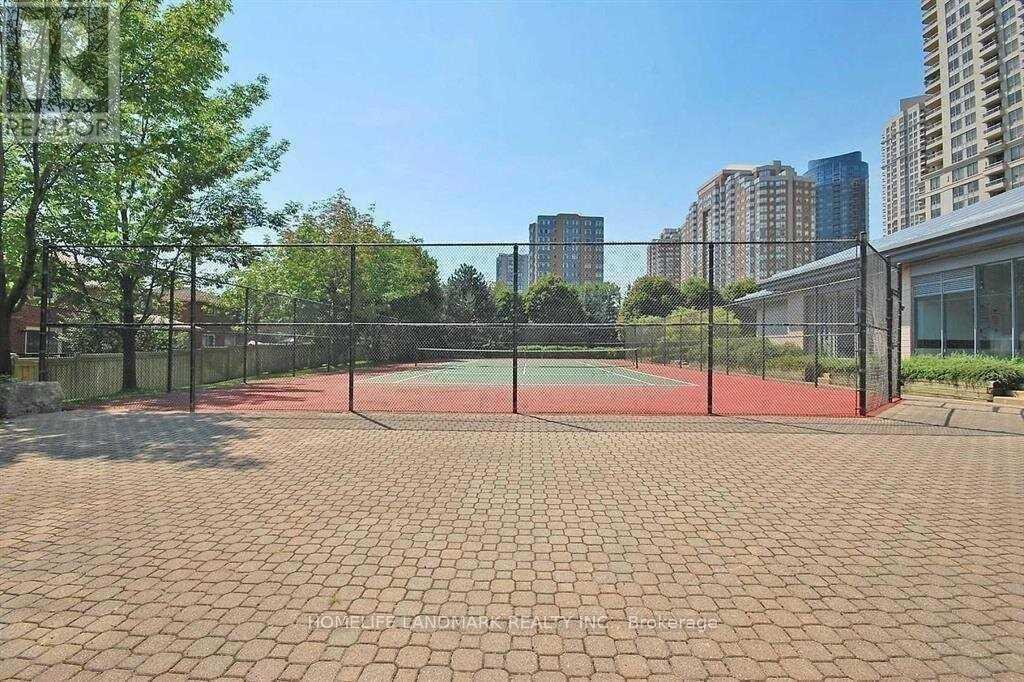 515 - 250 Webb Drive, Mississauga, ON - Outdoor