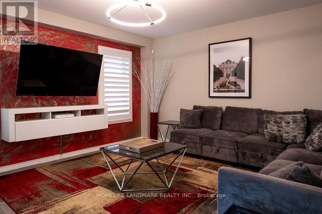 106 Odonnel Drive, Hamilton, ON - Indoor Photo Showing Living Room