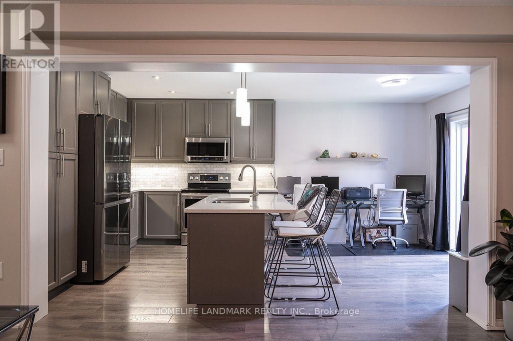 106 Odonnel Drive, Hamilton, ON - Indoor Photo Showing Kitchen