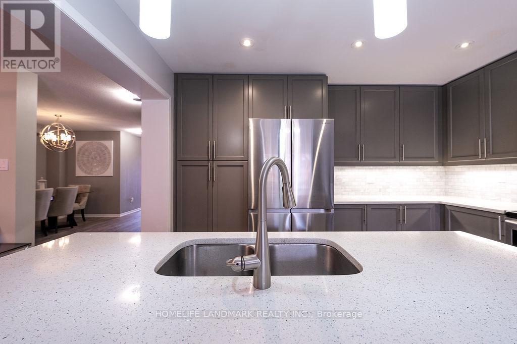 106 Odonnel Drive, Hamilton, ON - Indoor Photo Showing Kitchen With Double Sink With Upgraded Kitchen
