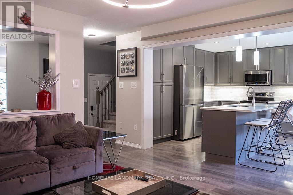 106 Odonnel Drive, Hamilton, ON - Indoor Photo Showing Kitchen