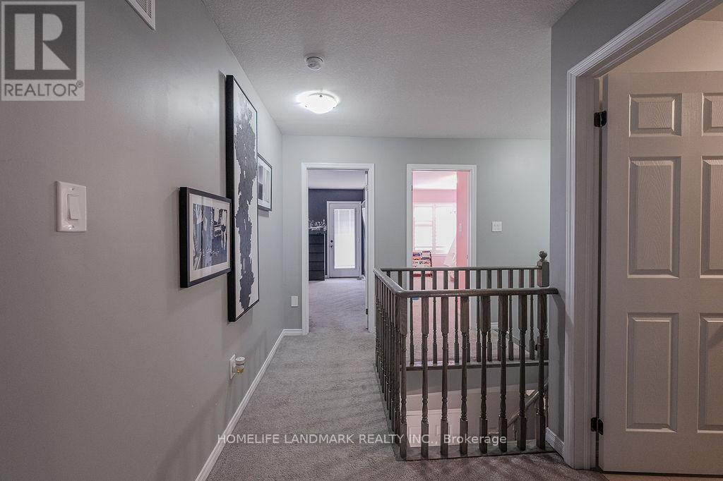 106 Odonnel Drive, Hamilton, ON - Indoor Photo Showing Other Room