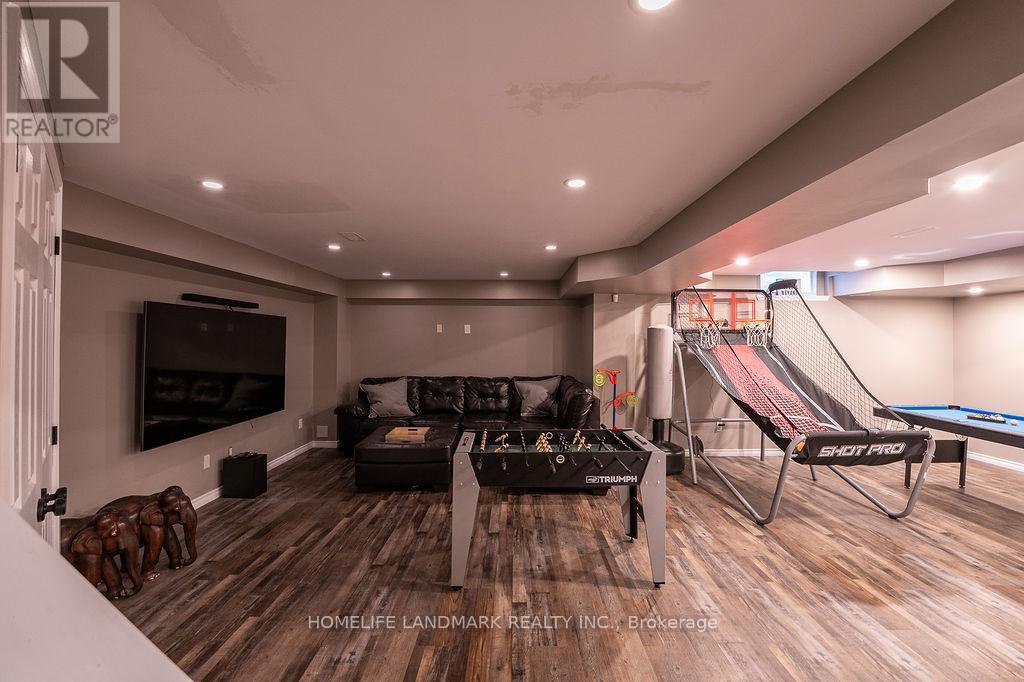 106 Odonnel Drive, Hamilton, ON - Indoor Photo Showing Other Room