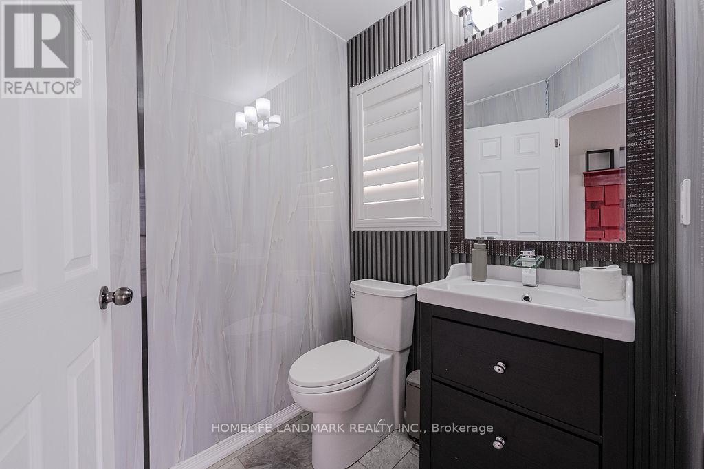 106 Odonnel Drive, Hamilton, ON - Indoor Photo Showing Bathroom