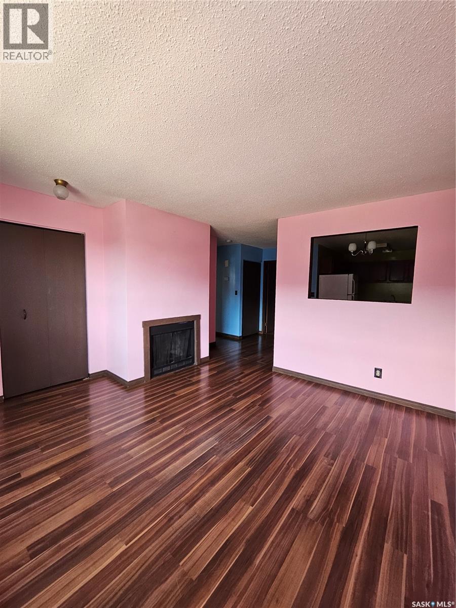 204 525 Dufferin Avenue, Estevan, SK - Indoor Photo Showing Living Room