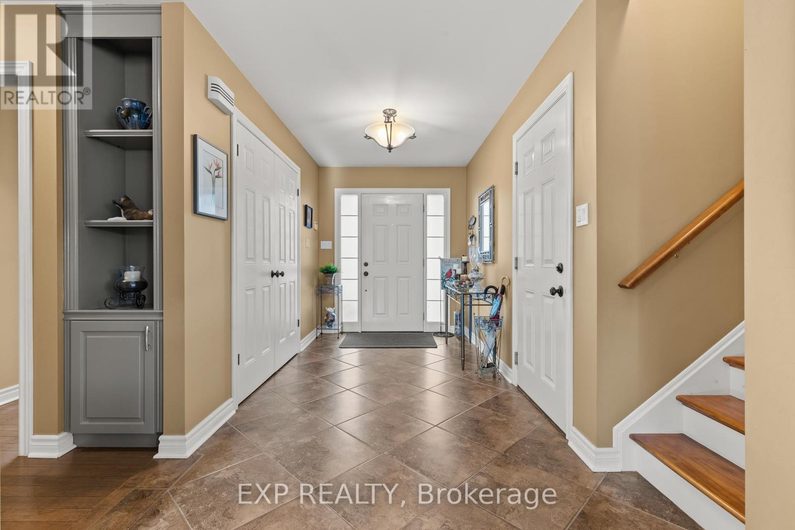 Main Floor Entrance - 4893 Firelane 18, Port Colborne (Sherkston), ON - Indoor Photo Showing Other Room