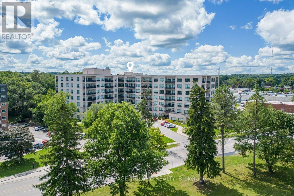 504 - 1200 Commissioners Road W, London South (South B), ON - Outdoor With View