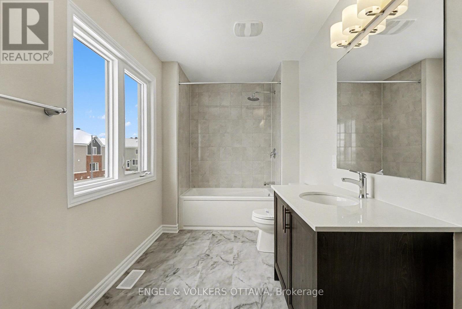 161 Ryan Reynolds Way, Ottawa, ON - Indoor Photo Showing Bathroom