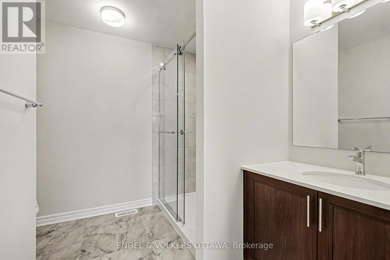 161 Ryan Reynolds Way, Ottawa, ON - Indoor Photo Showing Bathroom