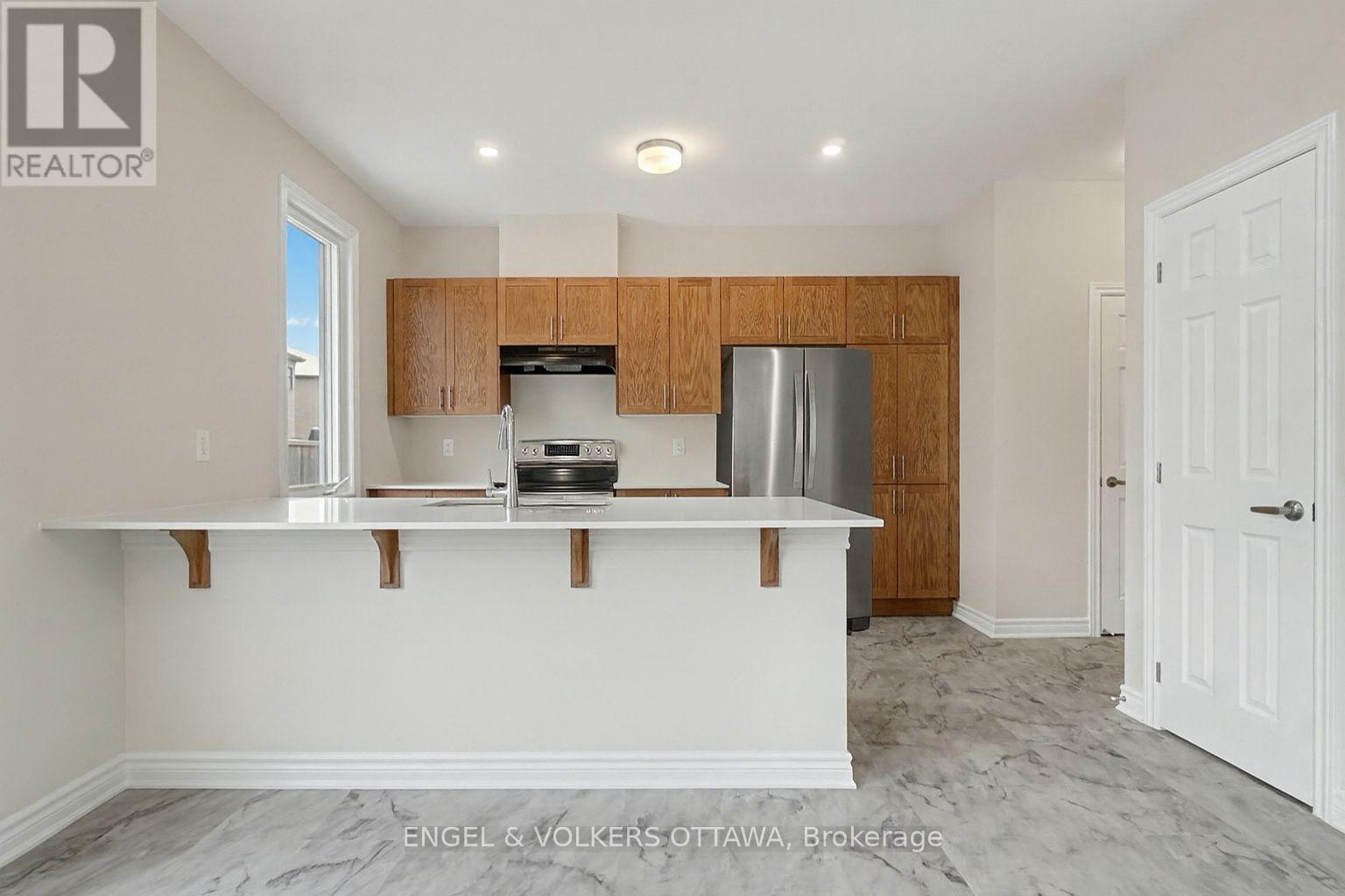 161 Ryan Reynolds Way, Ottawa, ON - Indoor Photo Showing Kitchen