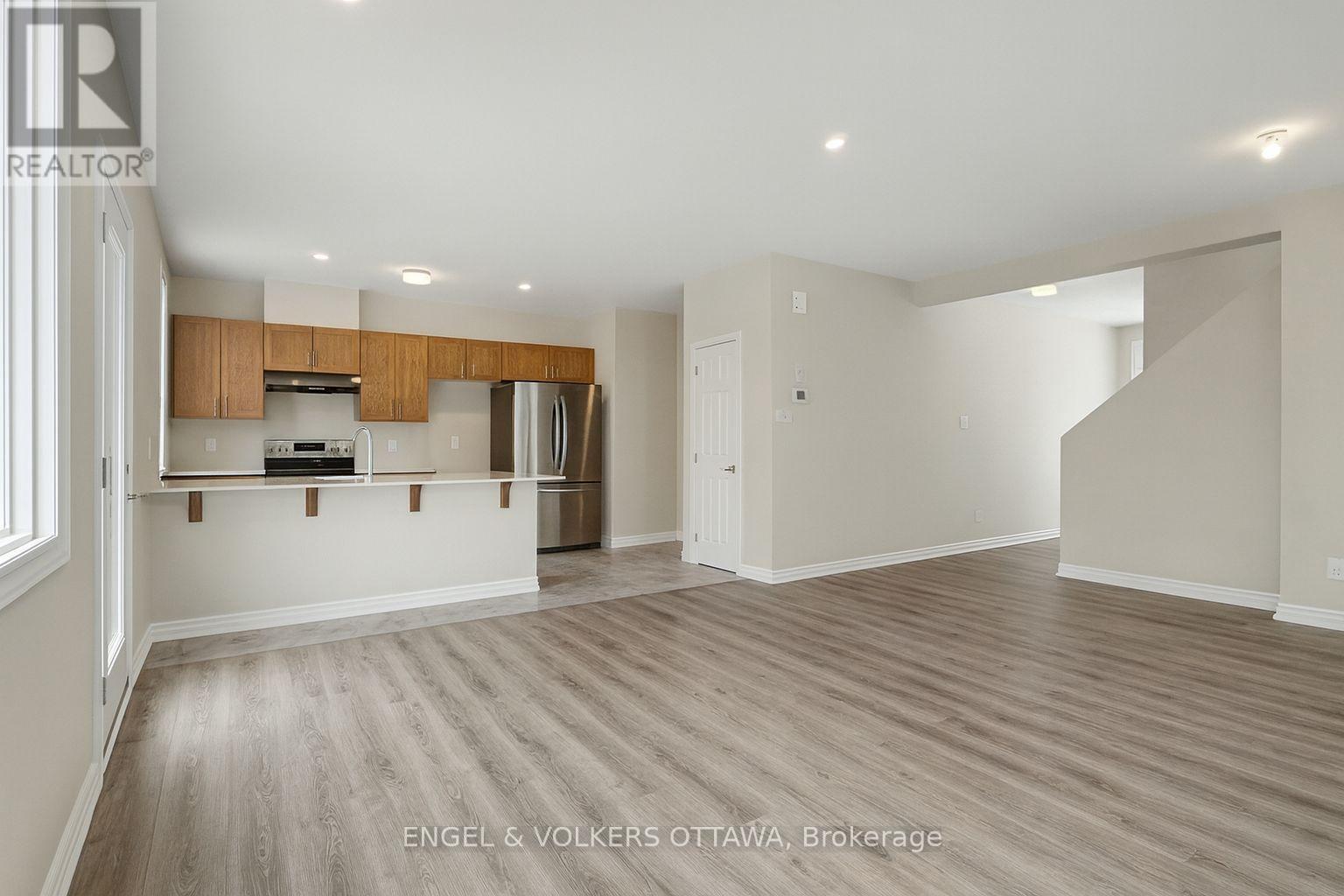161 Ryan Reynolds Way, Ottawa, ON - Indoor Photo Showing Kitchen