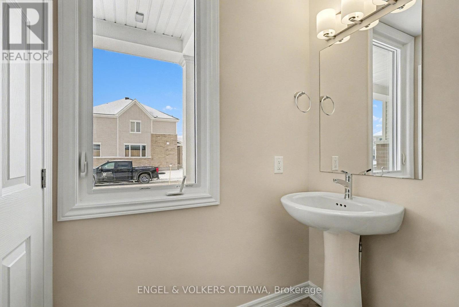 161 Ryan Reynolds Way, Ottawa, ON - Indoor Photo Showing Bathroom