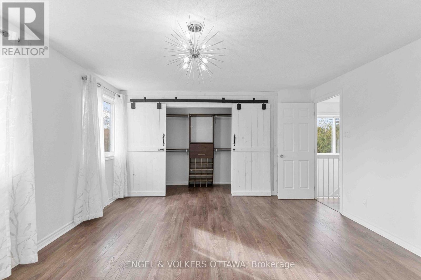 1 Berkshire Way, Ottawa, ON - Indoor