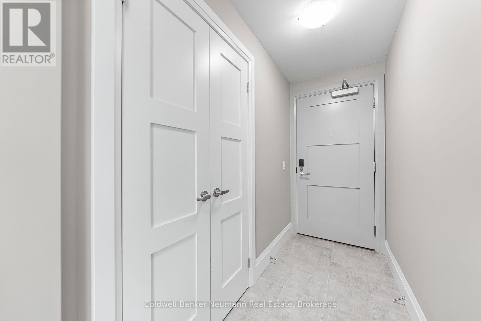 802 - 73 Arthur Street, Guelph (St. George'S), ON - Indoor Photo Showing Other Room