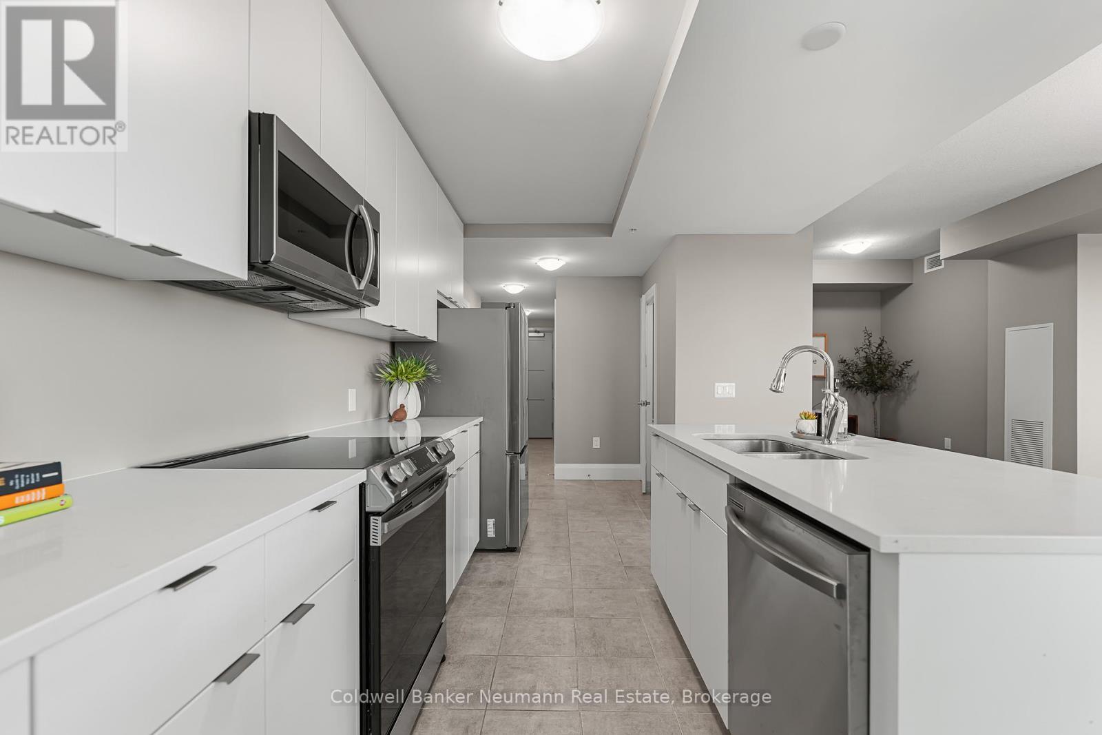 802 - 73 Arthur Street, Guelph (St. George'S), ON - Indoor Photo Showing Kitchen With Double Sink With Upgraded Kitchen