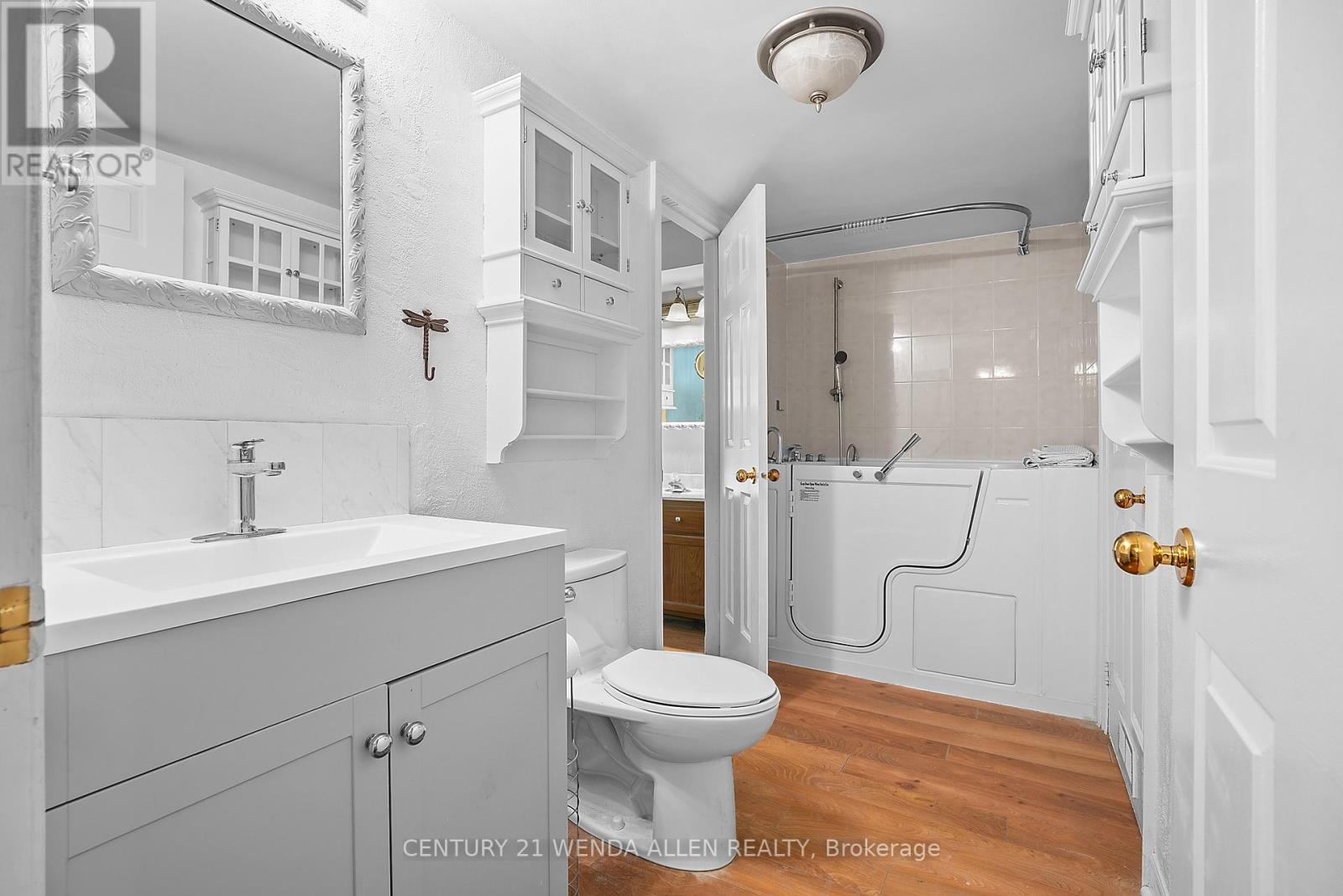 I-15 - 1659 Nash Road, Clarington, ON - Indoor