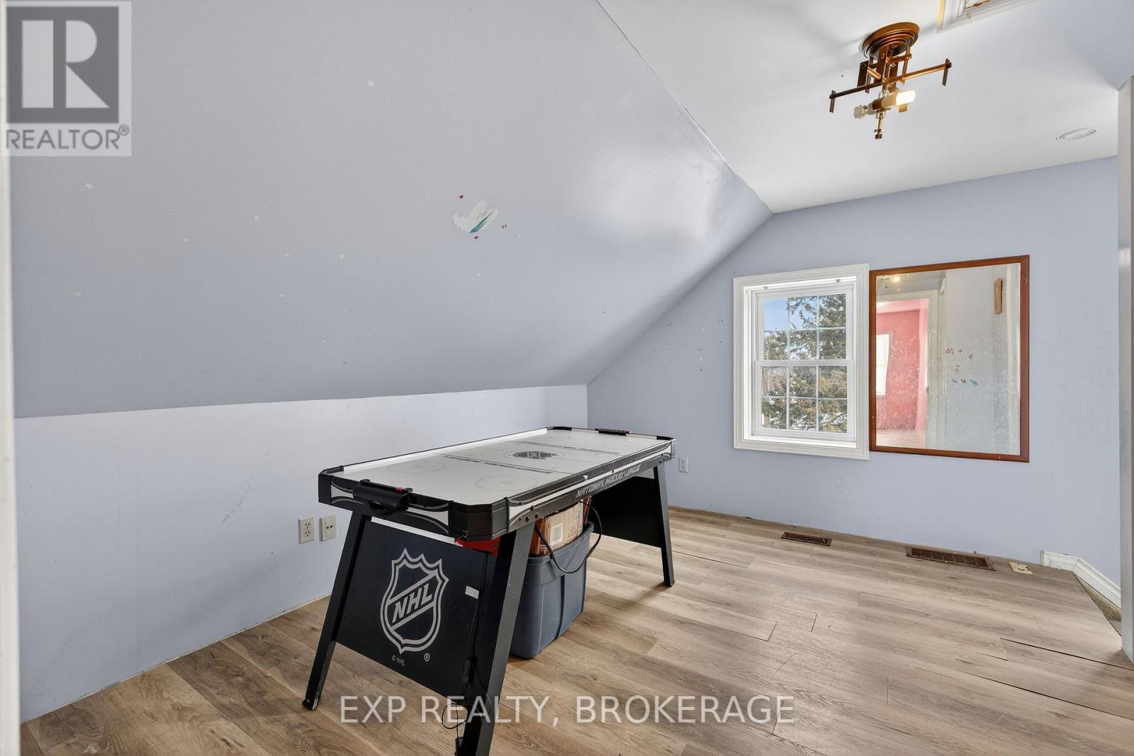 4 Water Street, Rideau Lakes, ON - Indoor Photo Showing Other Room