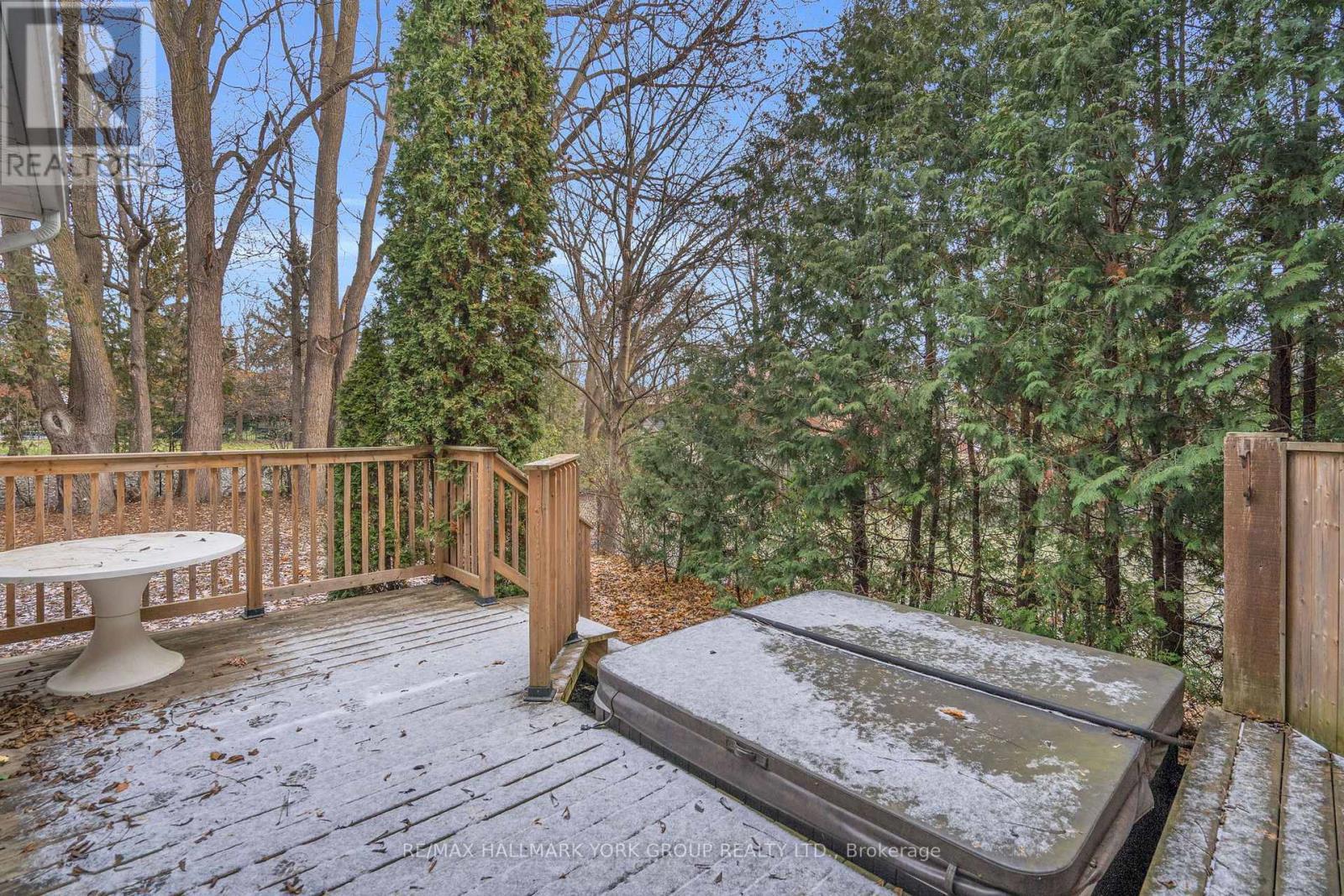 22 Marksbury Court, Aurora, ON - Outdoor With Deck Patio Veranda