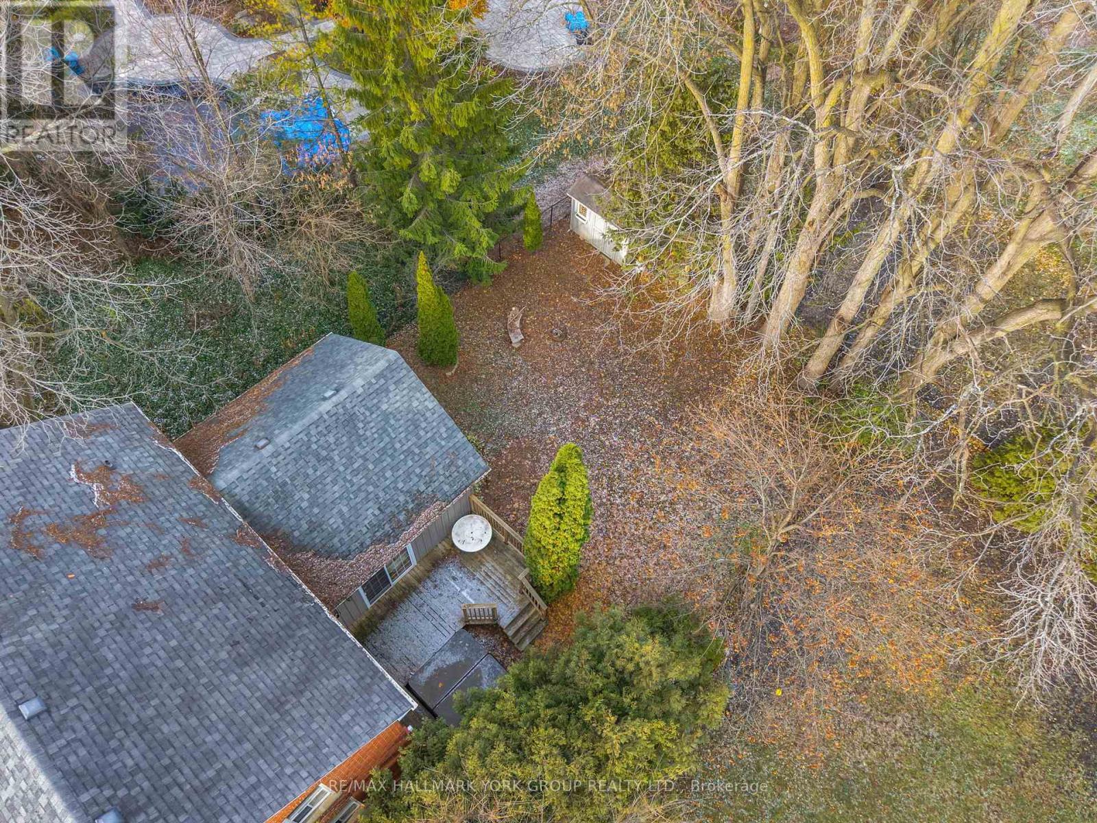 22 Marksbury Court, Aurora, ON - Outdoor