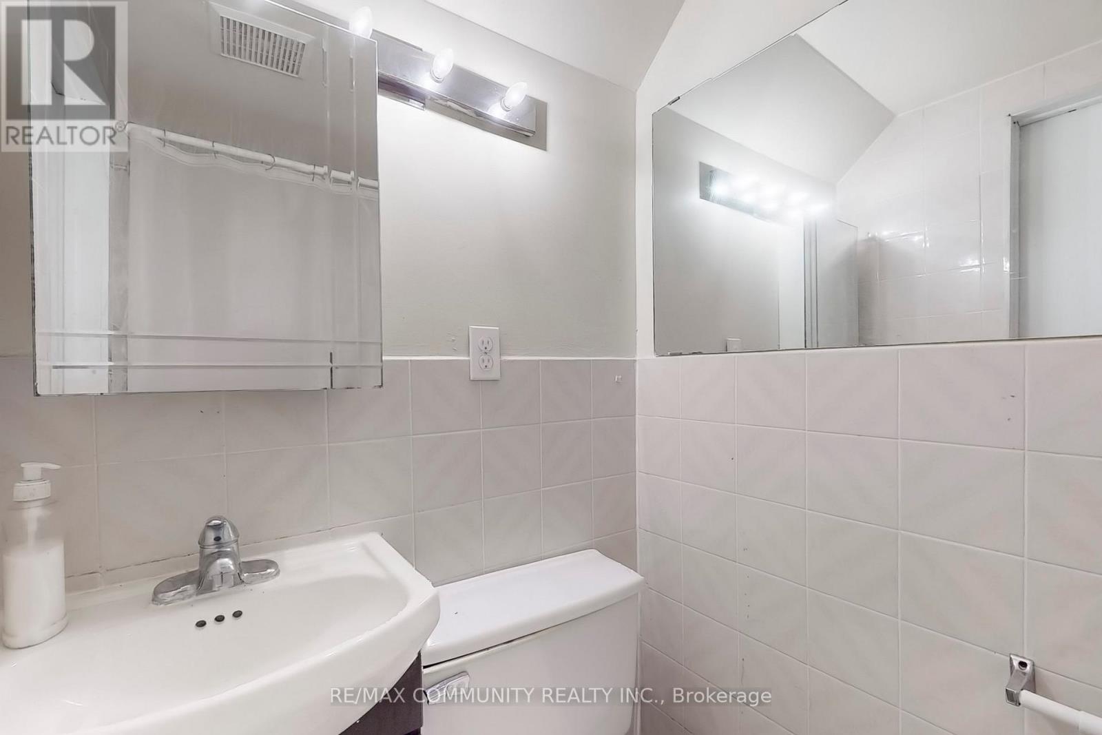 4 - 2451 Bridletowne Circle, Toronto, ON - Indoor Photo Showing Bathroom