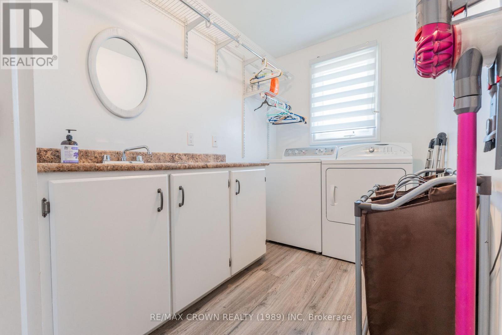 85 Avenue Road, Kapuskasing, ON - Indoor Photo Showing Laundry Room
