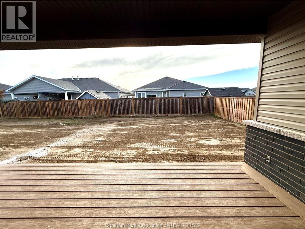 33 Duskridge Road, Chatham, ON - Outdoor