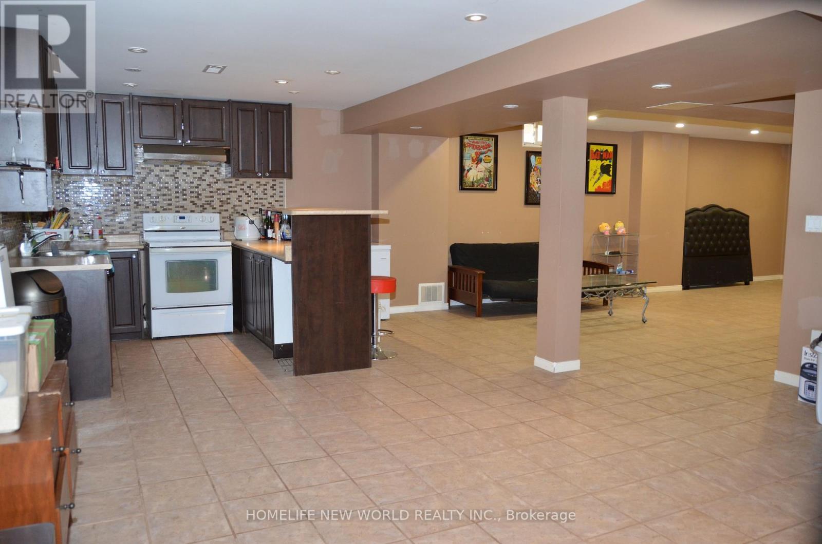 77 Nadia Avenue, Vaughan, ON - Indoor Photo Showing Kitchen