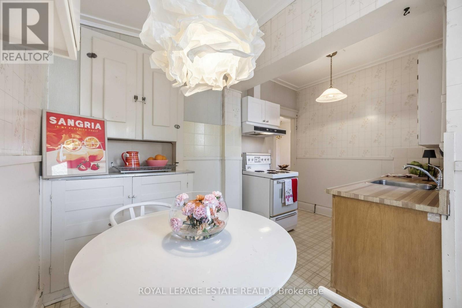 297 Cedarvale Avenue, Toronto, ON - Indoor