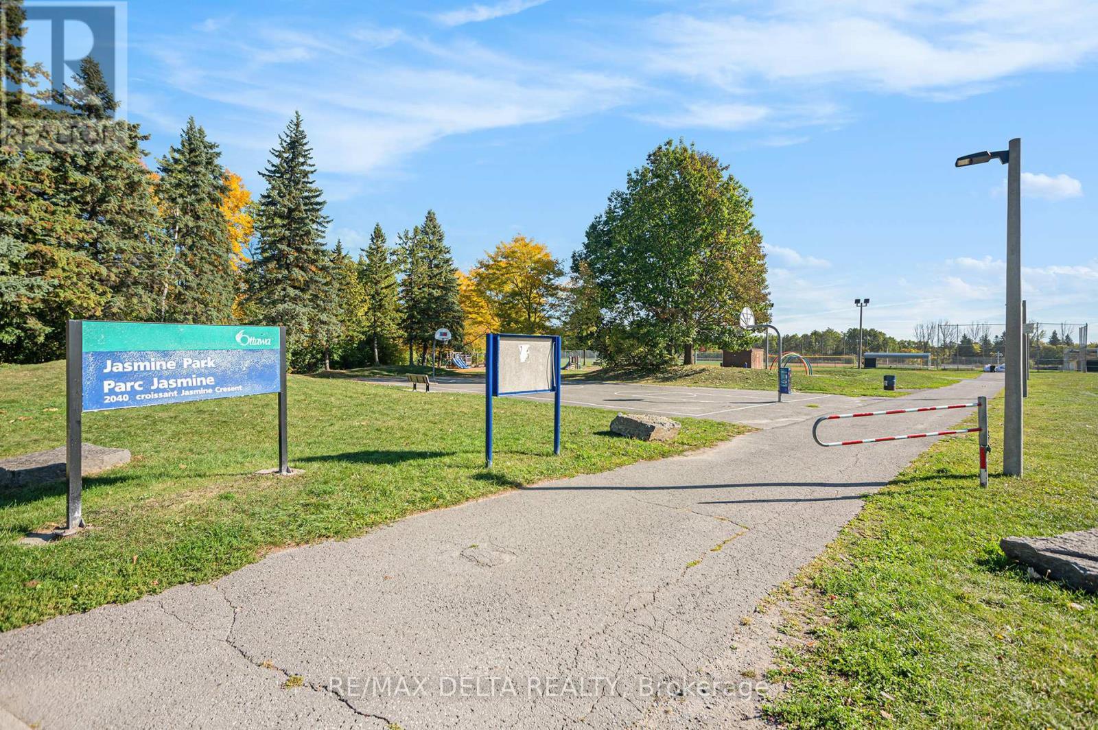 513 - 2020 Jasmine Crescent, Ottawa, ON - Outdoor With View