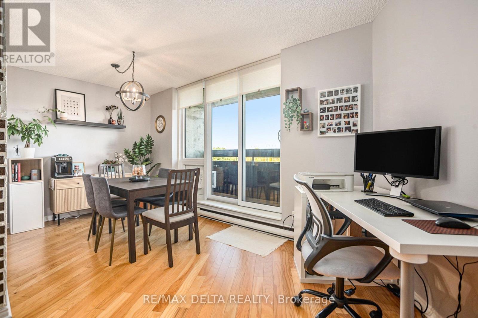 513 - 2020 Jasmine Crescent, Ottawa, ON - Indoor