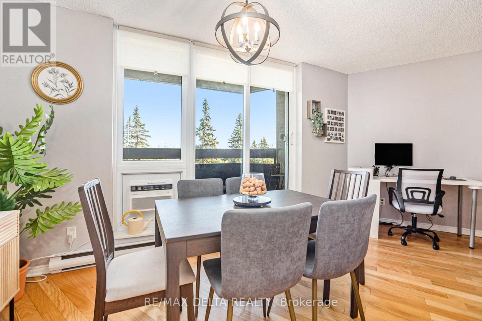 513 - 2020 Jasmine Crescent, Ottawa, ON - Indoor Photo Showing Dining Room