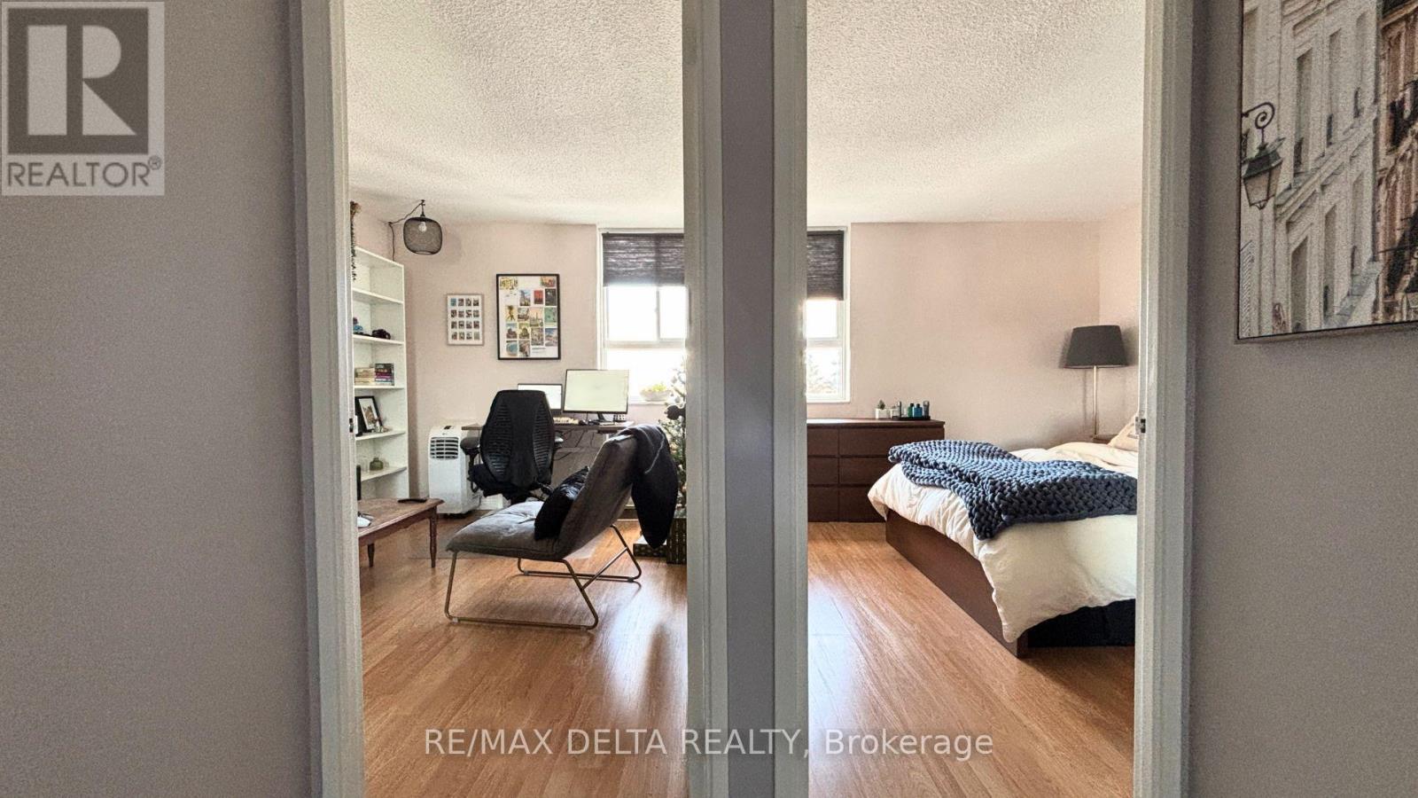 513 - 2020 Jasmine Crescent, Ottawa, ON - Indoor