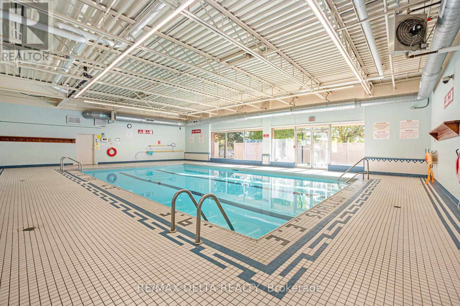 513 - 2020 Jasmine Crescent, Ottawa, ON - Indoor Photo Showing Other Room With In Ground Pool