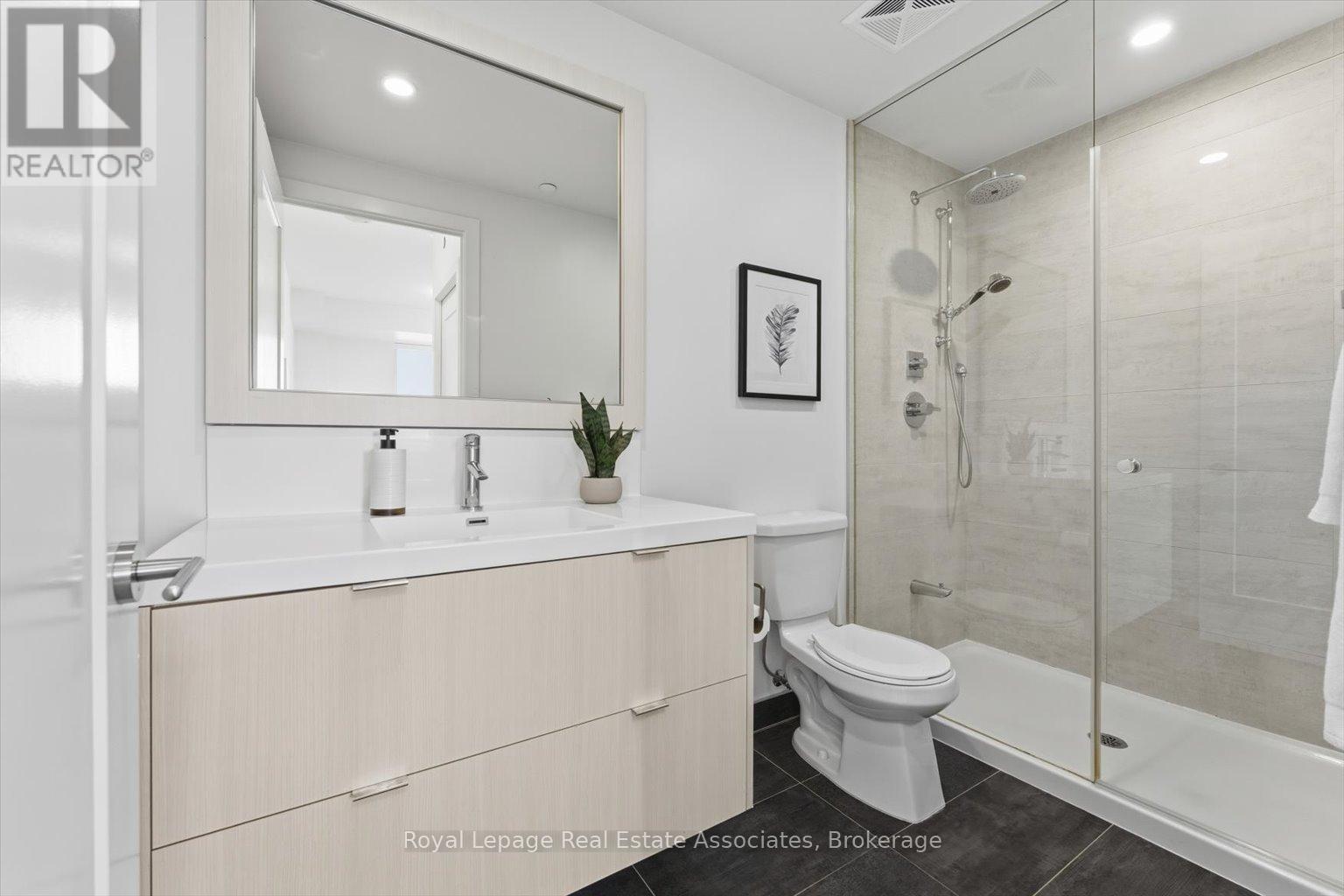 708 - 38 Cameron Street, Toronto, ON - Indoor Photo Showing Bathroom