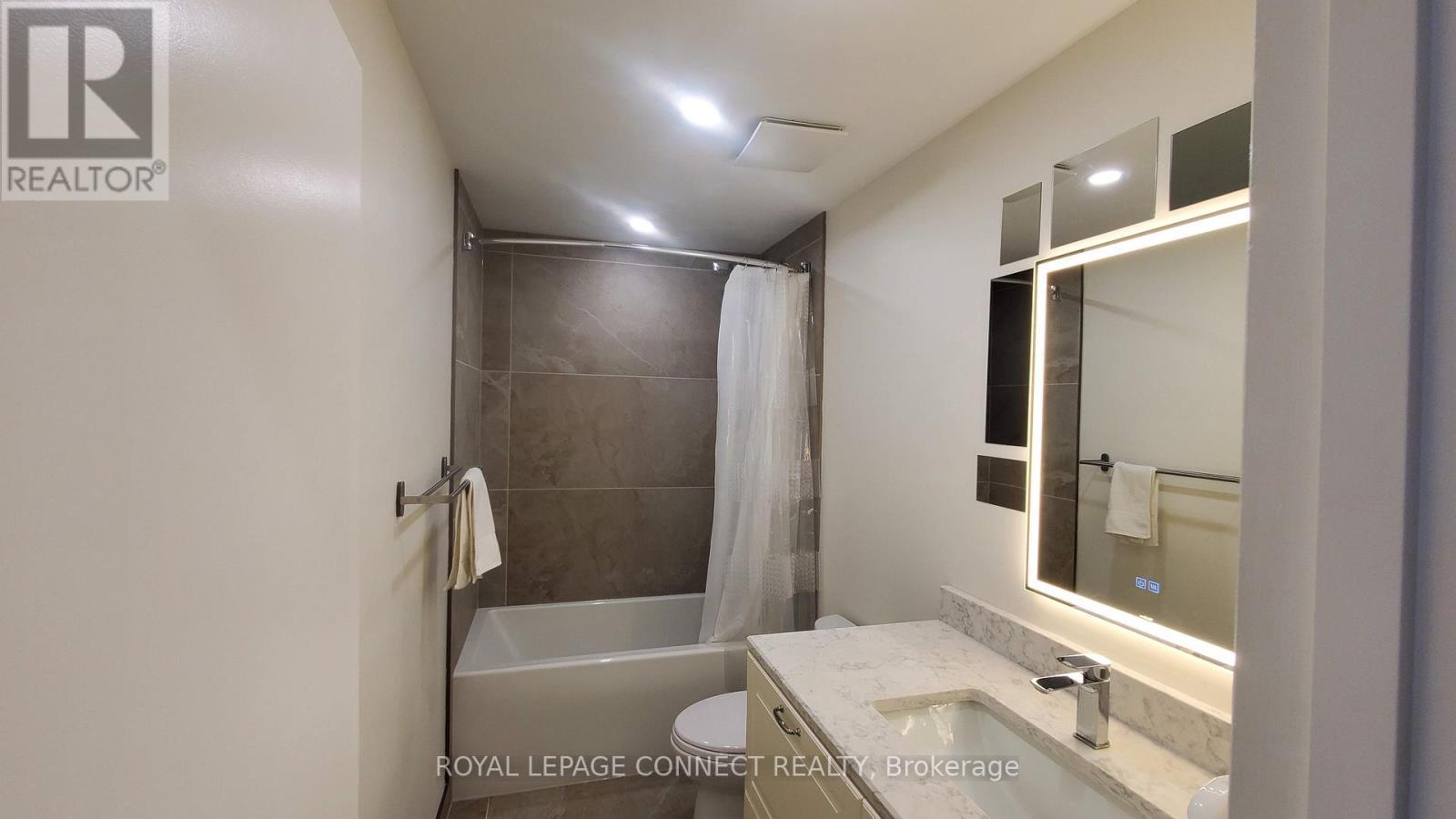 Main Floor - 660 A Chipmunk Street, Pickering, ON - Indoor Photo Showing Bathroom