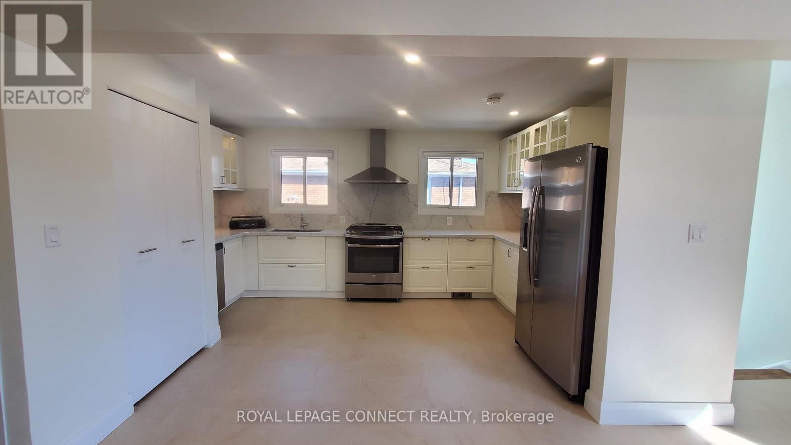 Main Floor - 660 A Chipmunk Street, Pickering, ON - Indoor Photo Showing Kitchen