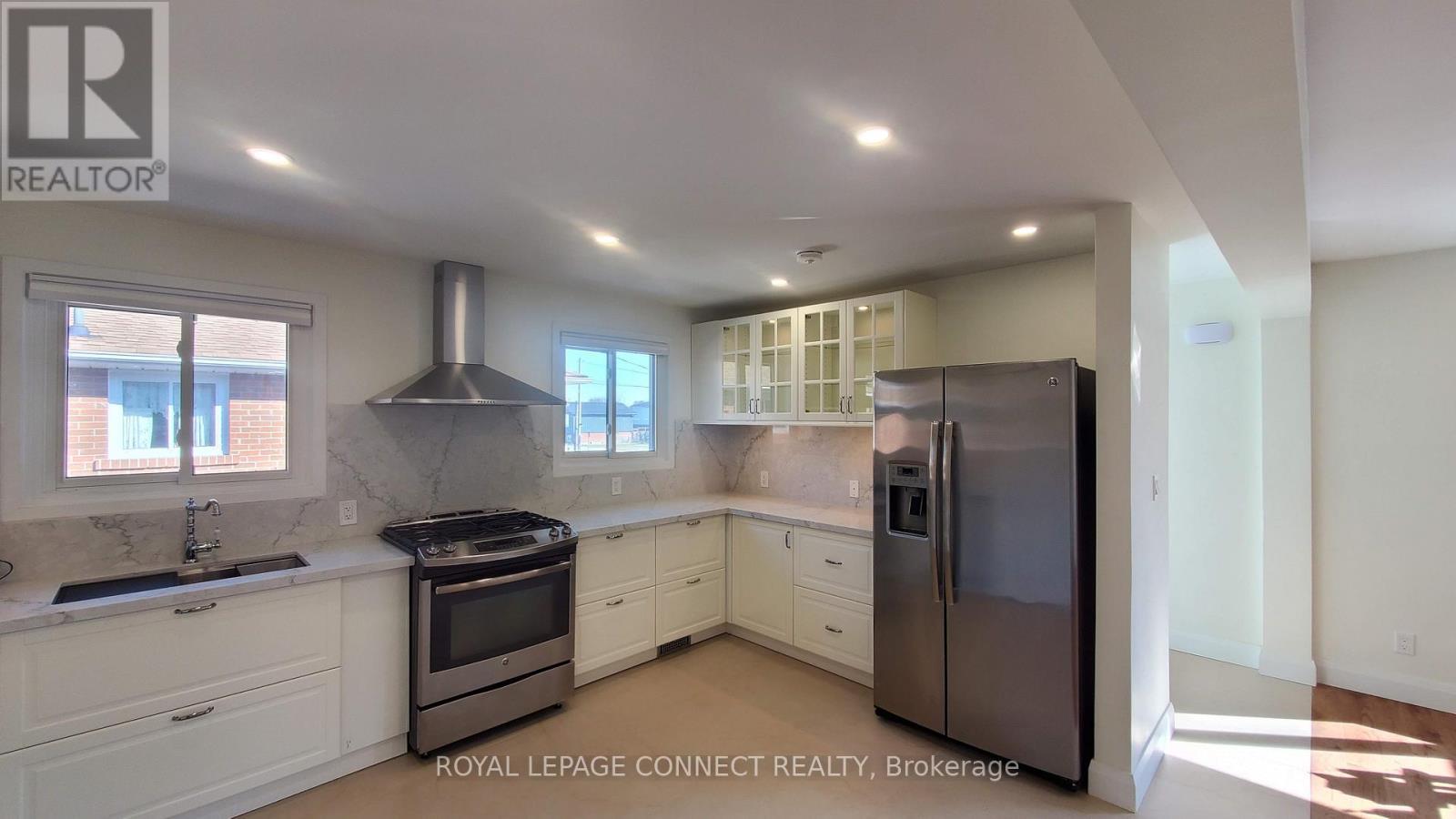 Main Floor - 660 A Chipmunk Street, Pickering, ON - Indoor Photo Showing Kitchen