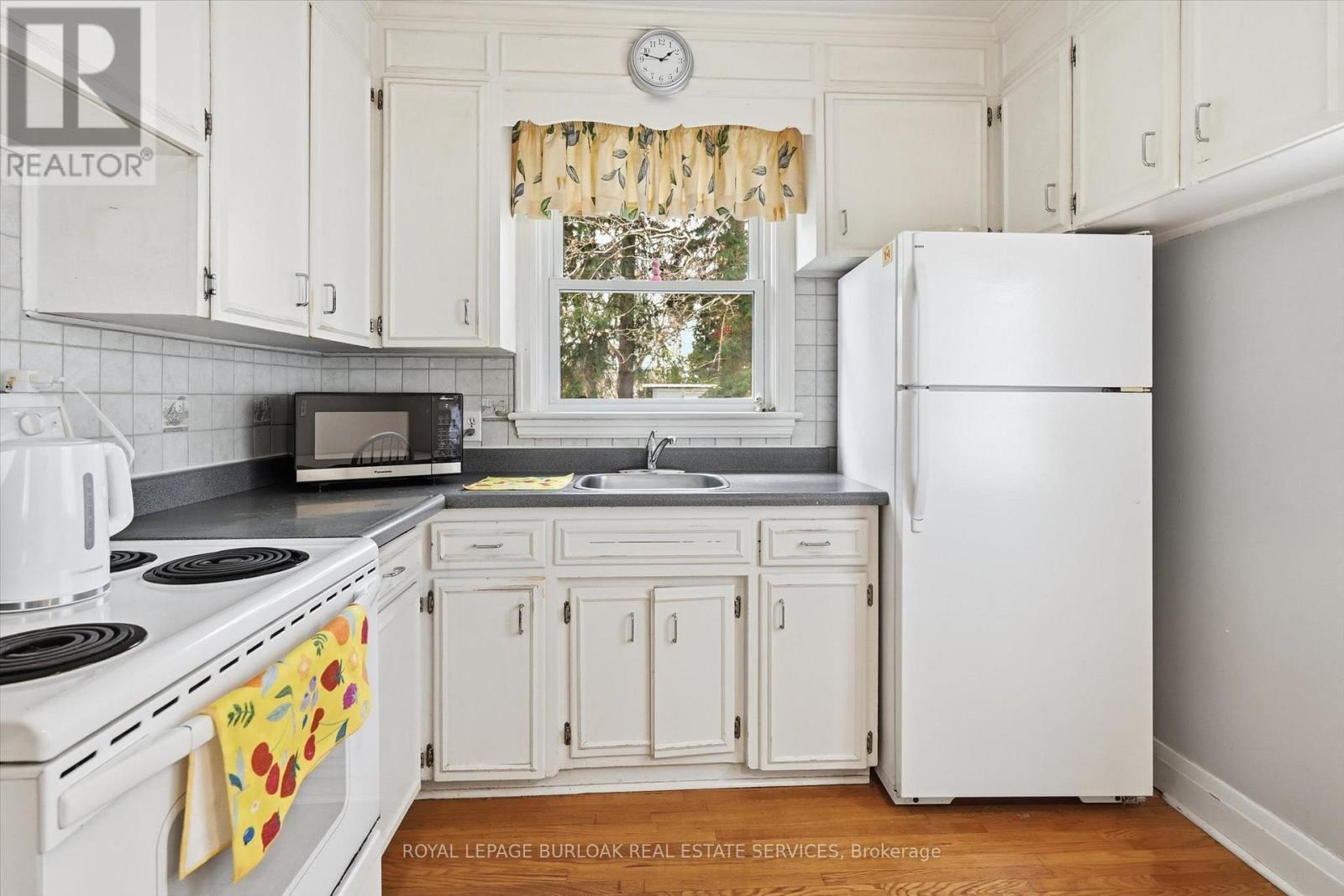 291 Merle Avenue, Burlington, ON - Indoor Photo Showing Kitchen