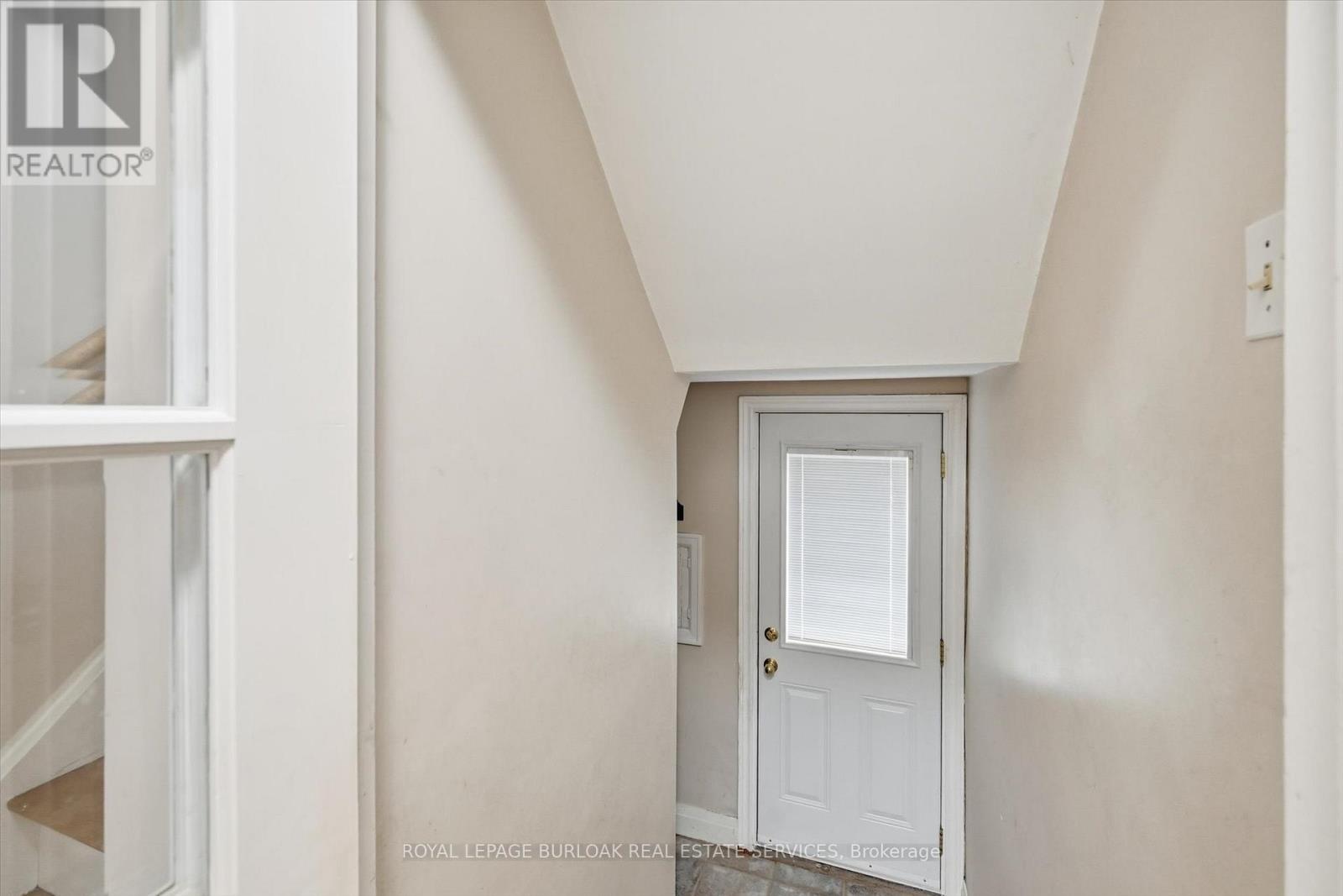 291 Merle Avenue, Burlington, ON - Indoor Photo Showing Other Room