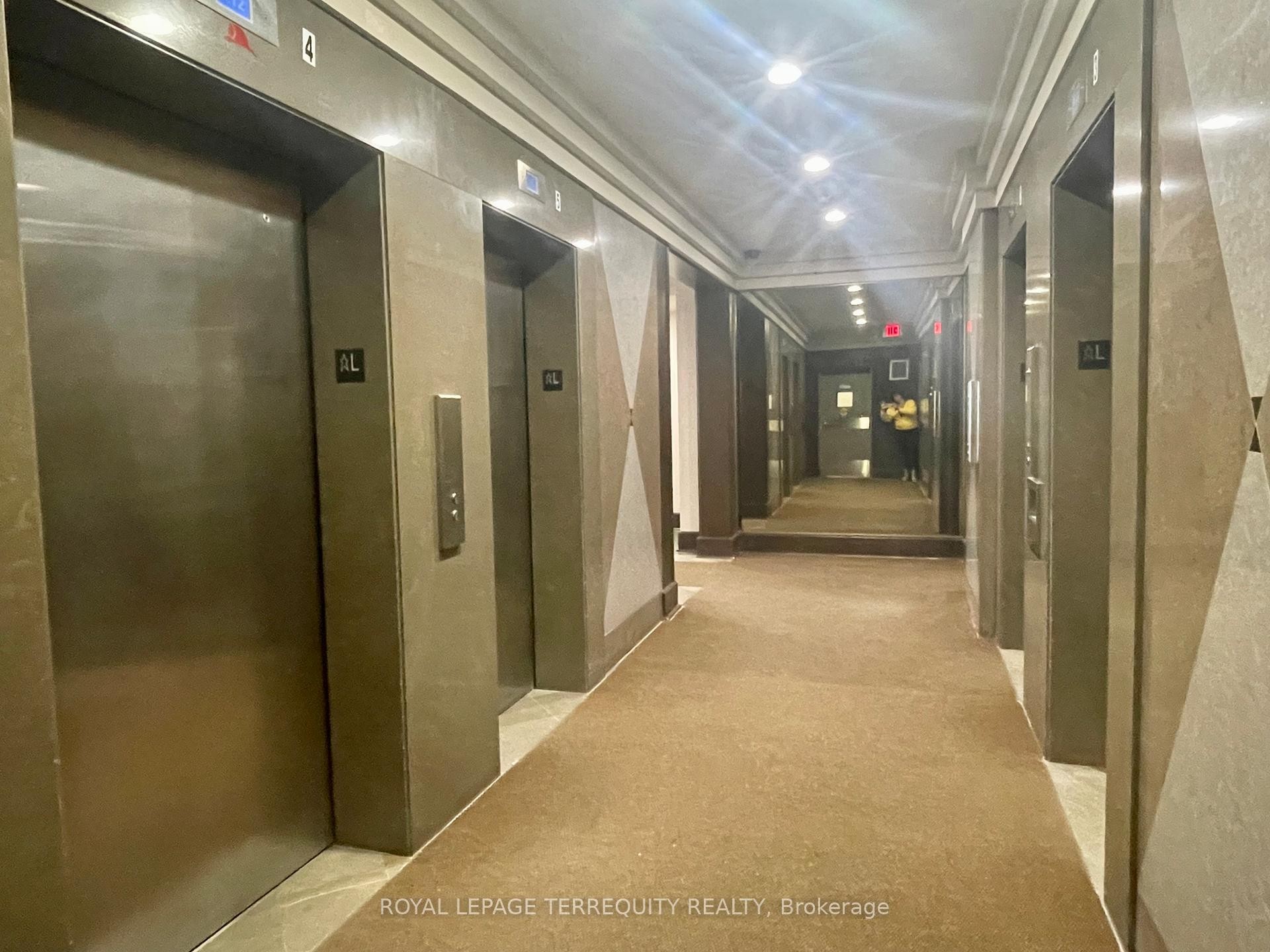 1009-30 Greenfield Avenue, Toronto, ON - Indoor Photo Showing Other Room