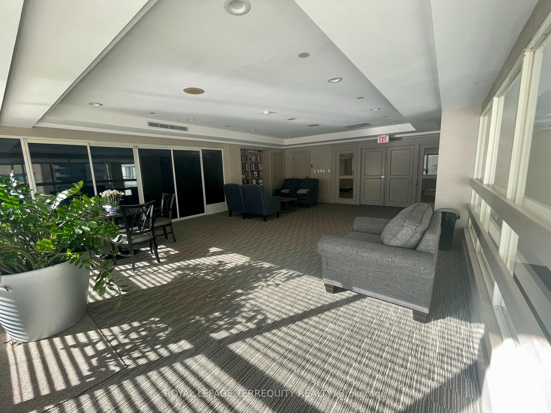 1009-30 Greenfield Avenue, Toronto, ON - Indoor Photo Showing Other Room